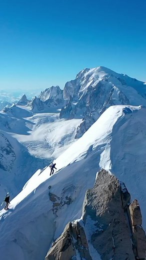 Beautiful and extreme, that's what describes the Aiguille Verte Y Couloir best, one of the most mythical couloirs in the Chamonix Valley. This descent is a dream for many and Gaspard Ravanel's was the second ever on a snowboard. Mind-blowing!After approaching it by paraglider and spending the night at the Refuge du Couvercle, Gaspard along with Perrot-Couttet Zian and Mathieu Moullier climbed the Whymper Couloir to reach the summit of the Aiguille Verte. From there, they set off on the complex d