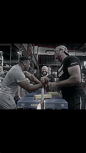 Larry Wheels vs Devon Larratt | Ultimate Arm Wrestling Showdown 💪🔥 #armwrestling