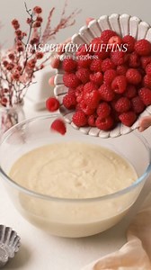 Easy vegan raspberry muffins with bakery-style muffin tops and a buttery crumble ❤️. Made with only common pantry ingredients, and they work with fresh or frozen raspberries so you can make them all year round! | Healthy facts
