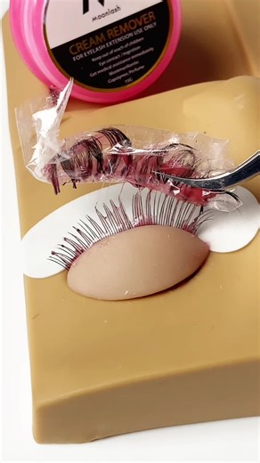 Easier Lash Removal with Our Innovative Remover