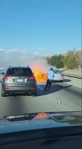 Man Escapes Exploding Car Seconds Before Blast!