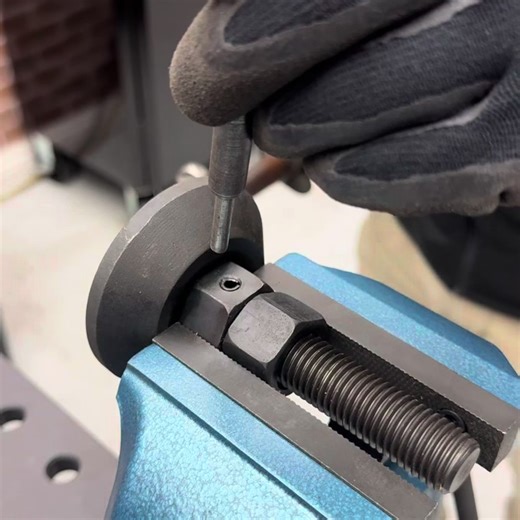 Your Solution for Rock-Solid Welding Table Anchoring! In demanding industrial and manufacturing environments, where precision and stability are paramount, the Anchoring Pad, 5/8