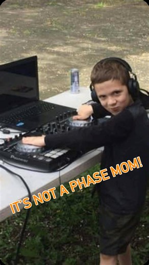 Johanna XoJo Izquierdo-Aquino on Instagram: "💥My Legacy💥 Hip Hop is more than music in my home. It’s a driving force and passion. To be able to nurture and support my sons love of this and give him experiences that some could only dream of is my biggest flex. The fact that he has the most amazing mentors is a blessing! #nextgeneration #hiphop #watchout #6thmanentertainment #xojo"