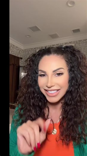 Achieve the Perfect Cat Eye Look with Liquid Liner