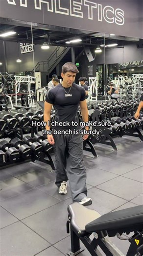 Carlos Flores | Then it proceeds to fall | Instagram