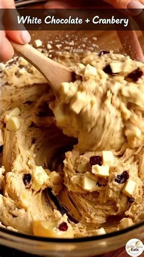 Thick & Chewy White Chocolate Cranberry Cookies 🍪🔥
