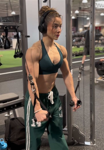 Chest Workout Routine for Women: Build Strong Pecs