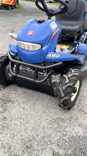 Découverte de la débroussailleuse autoportée ISEKI SRA 950 FA. Moteur Kawasaki, transmission hydrostatique, 4 roues motrices avec blocage de différentiel. Une machine à l’aise sur les terrains difficiles, en démonstration sur le terrain.#materiel #paysbasque #magasin #motoculture #ustaritz #tracteur #Motoculture | Pocorena Motoculture