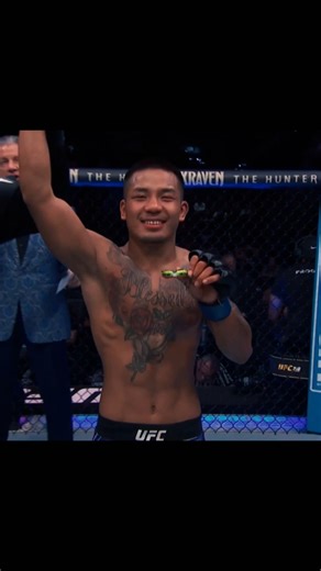 Say the wrong thing to Van… and your mouthguard might clock out early. #joshuavan #ufc32 #pantoja