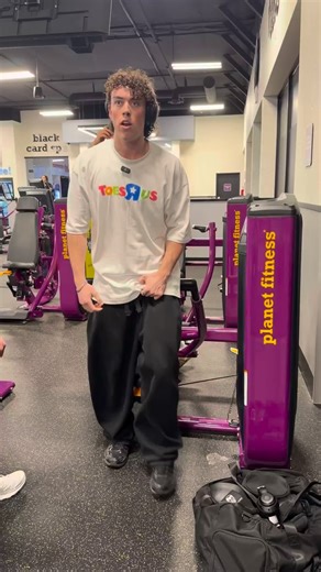 Dylan on Instagram: "Getting Atom ready for Diamond Gym . . . #gymreels #micdup #diamondgym"