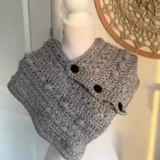Give a piece of your heart! Simple steps to crochet the most beautiful, warm gift. Start crafting memories! 🧣 | Sarahpatterns