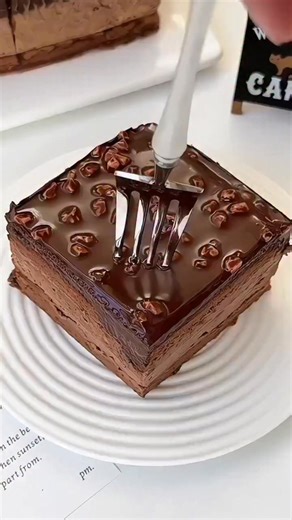 Chocolate Oreo Cake 🥰 cake preparation take a bowl vegetable oil 60ml cocoa powder 45g mix well milk 65ml mix well cake flour 60g mix well egg yolks 4 use large eggs mix well on a separate bowl egg whites 4 sugar 50g lemon juice 5ml mix well mix the two liquids pan size 28x28cm Bake in a preheated oven 150C 30 to 32min depends on the oven let it cool chocolate ganache dark chocolate 40g whipping cream 40g melt on a double boiler mix well refrigerator for 30min cream preparation take a bowl whip