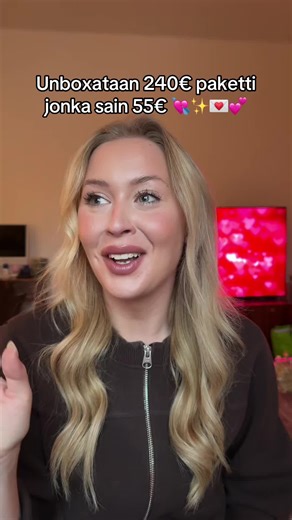 kaupallinen yhteistyö @Lyko Suomi Super suositut Lyko Lovables on taas täällä ja tää Flirt Alert on TÄYDELLINEN tulevaan ystävänpäivään 💘✨💕 Tuotepaketti sisältää 240€ edestä kosmetiikkaa ja tuotteen hinta on 55€. Lasketaan siis yhessä oliks tää paketti rahan arvonen mulle 😎 Lyko Lovables Flirt Alert tulee myyntiin 19.1.2026 mutta voit käydä jo nyt nappaamassa hintavahdin päälle joko Lykon verkkokaupassa tai sovelluksessa ✨💖 #kauneus #meikki #lykosuomi #lykolovables