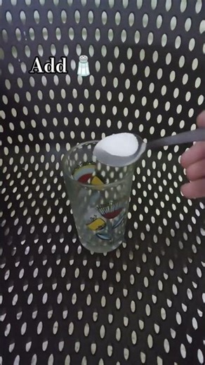 “Ice Fishing Trick 🧊😱 Science Magic at Home!”“Lift Ice with Thread?! 🤯 You Must Try 🧊🔥