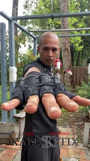 Eskrima Tutorial | 360 Striking Rotation | How to Filipino Martial Arts Weapons technique FMA Filipino Martial Arts, Eskrima, Arnis, Martial Arts fighting techniques, kali drills and techniques, Eskrima stick fighting, kali sticks, Filipino stick fighting, stick fighting martial arts, kali arnis, Eskrima stick techniques, modern arnis, #FilipinoMartialArts #Eskrima #Arnis #MartialArtsWeapons #KaliSticks #MartialArtsTechnique # * Subscribe to our YouTube Channel Kali Stix for in-depth tutorials a