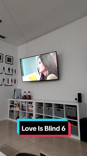 Love Is Blind Season 6 Watch Party | Donna Kristina Snake Video