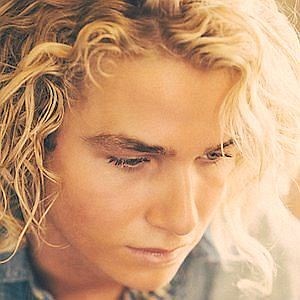 Straalen McCallum – Age, Bio, Personal Life, Family & Stats | CelebsAges
