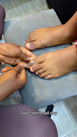 Beginner's Guide to Acrylic Nails Application