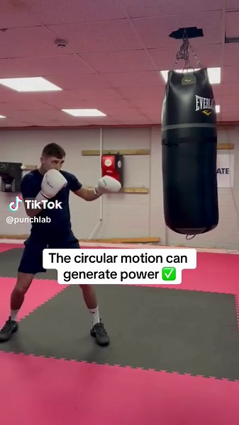 Bolo Punch in Boxing: When to Use It Effectively