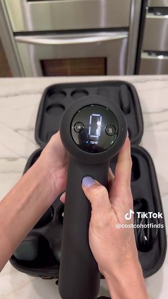 Sharper Image Power Percussion Pro Hot Cold is $20 off at Costco this week! Ends 6/16! Amazing ice and heat therapy with 4 attachments and a storage case. Great gift! #SharperImagePartner #Costco