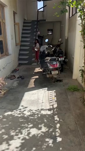 Classist racist motherfuckers of India. Won't ever let India grow. Need dictatorship to straighten these idiots who form a majority of the country.