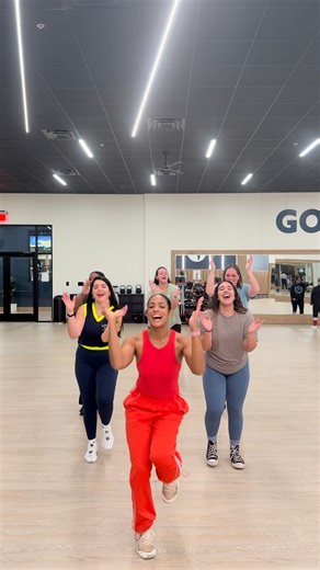 If this is the preview, tonight is gonna be 🔥👏 🎶: "CAFé CON RON" by Bad Bunny and Los Pleneros de la Cresta 📸: @zumbafitnesswit_tati @iamtati_analise | Zumba Fitness