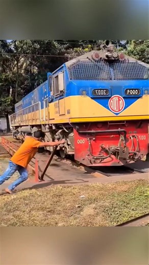 This is how they change a train engine!!