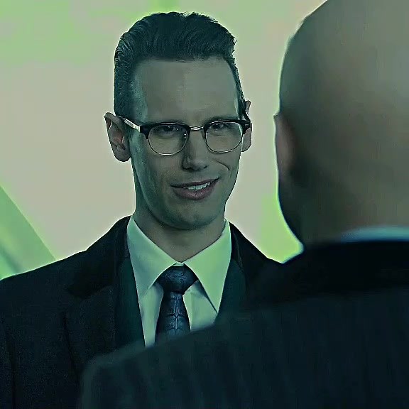 Transformation of Ed into The Riddler in Gotham