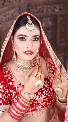 Nikkybawa Awadhpuri Bhopal on Instagram: "#hair #bhopal #makeup #salon #makeuplook 💄 3. Before & After Transformation “Professional makeup transformation before and after split screen, natural to glamorous makeover, HD foundation, sharp contour, defined brows, dramatic eye makeup, bright studio lighting, beauty salon branding Jasfashionsalon, realistic skin texture.”From Simple to Stunning 💄✨ Book your Glam Look at Jasfashionsalon 💕and Nikkybawa Limited Slots Available – Call Now 📞 786988136