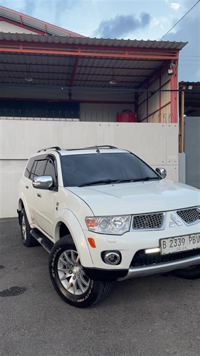 Pajero Sport Dakar 4x4 2012 Review and Features