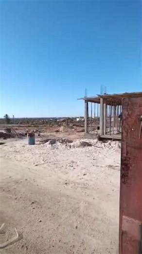 🏗️ Nouveau projet, nouveau défi ! 🟩🟩 Architecte Rached SATORI. 🟦🟦 Entreprise WALID 📍 Localisation : Chbabya – Djerba (Tunisie) Nos équipes Isolation 35 ont assuré la fourniture de notre solution Eco-Boot pour ce nouveau chantier, marquant une nouvelle collaboration sur l’île de Djerba. Grâce à sa conception innovante, la dalle Eco-Boot offre une solution performante et durable, parfaitement adaptée aux exigences des constructions modernes. ✅ Les avantages du plancher Eco-Boot : * Structure
