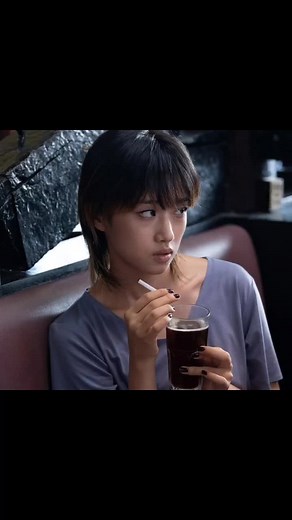 河合優実ちゃんのかわいい水着姿