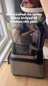 🎅🏼 White chocolate gingerbread truffles 🎄 Comment “WCT6” to grab the free recipe! | Generation Acres Farm