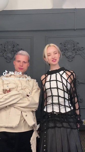 Карина и сестра в Дримтиме: Игровые приключения