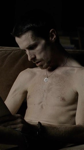 Filmstract on Instagram: "Christian Bale underwent one of cinema’s most extreme body transformations. For ‘The Machinist’ (2004), he reportedly lost about 62 lbs (28 kg), dropping to roughly 120 lbs (54 kg). Shortly after, he rapidly regained weight for Christopher Nolan’s ‘Batman Begins’ (2005), bulking up to over 200 lb (around 91 kg) before refining his physique for the role."