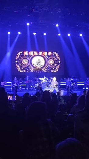 Kansas Live Performance of Carry on My Wayward Son