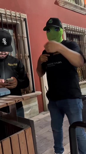 Algo que no saldrá en el video pero que sin duda fue lo mejor de esa producción 😮‍💨 #patrulla81 #enrealidad #video #humor #alien @Israel Ayala @Arturo Ruelas