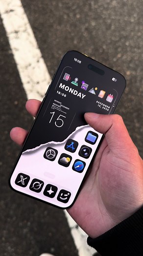 Create a Stunning Black & White iPhone Home Screen