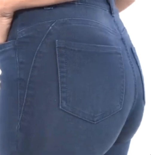 HSN model models jeans 4407