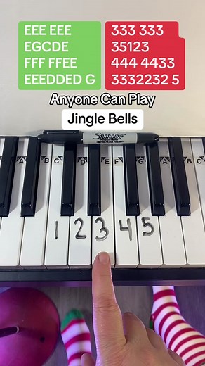 Jingle Bells Piano Turorial 🎄 🔔 #Piano #PianoTutorial #PianoLesson #Christmas #ChristmasTikTok #Lesson #Tutorial #EasyPiano