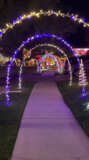 Must Visit Christmas lights in Corona Ca 📍Evergreen Loop