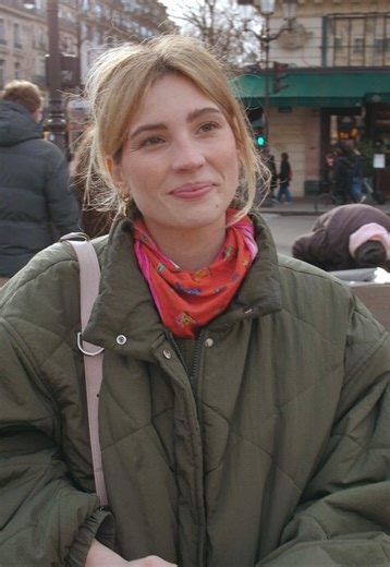 Enchanté(e), la valise. À toutes celles qui ont un amant caché quelque part. Merci à @emilia_kaly et @garymihaileanu 💙