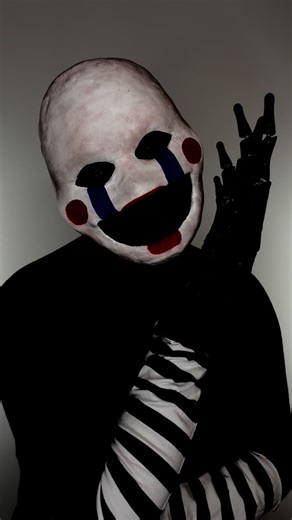 Roligore on Instagram: "It’s PUPPET time 🫶 I wonder if we’ll see it in the new @fnafmovie movie?! @blumhouse #sfx #makeuptransformation #creativemakeup #reels #fnaf #fnafcosplay #puppet"