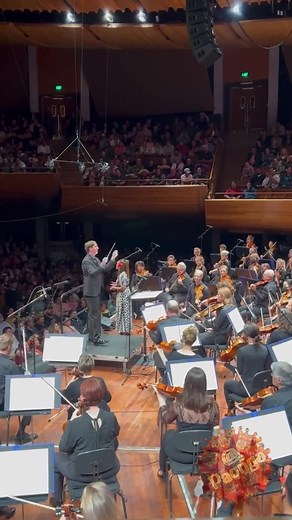 🎼 Nepituno 🇹🇴 Composed by the late Queen Salote of Tonga and performed by the New Zealand Symphony Orchestra & The Signature Choir. | Paongo