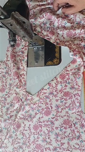 Sweet Stitches on Instagram: "Collar with Centre lace #trendingreels #fblifestyle #trending #tricks #tips #tricks #designer #viral #viralpost #faishion #shortviral #tips #viralvideo #stylefashion"