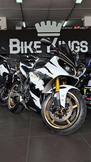 2013 Yamaha YZF R-1 with 43 280km’s.