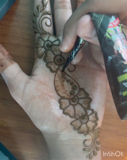 ￼ 🌿Easy bell mehendi design for beginners#newmahendi #hennadesign #viralshort