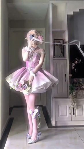 "A Naturally Beautiful Girl | Elegance & Grace Walk"