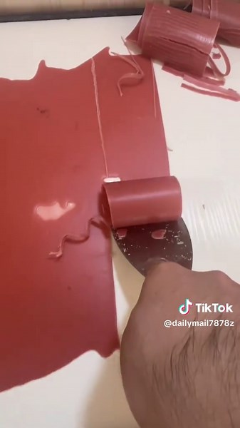 Satisfying ASMR Squeeze Sounds for Relaxation