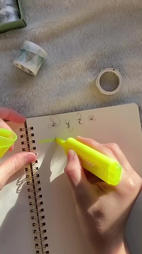 Creative Note-taking Techniques with Highlighters
